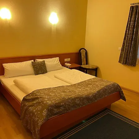 卡菲坎臣酒店 2*